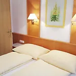 Zur Goldenen Krone Hotell 3*