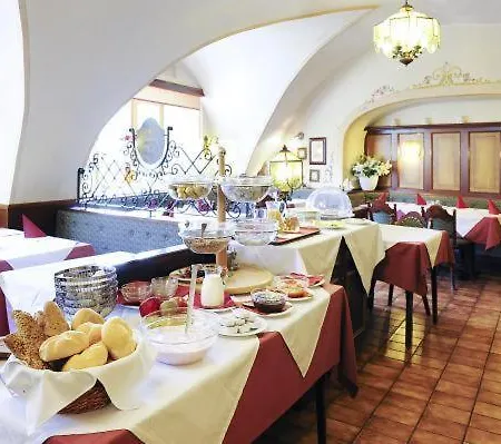 Zur Goldenen Krone Hotel 3*