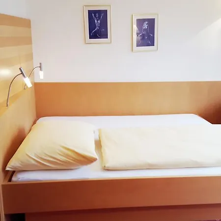 Zur Goldenen Krone Hotell 3*