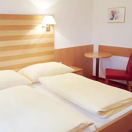 Zur Goldenen Krone Hotel 3*