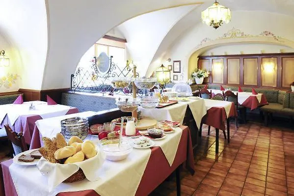 Zur Goldenen Krone Hotel 3*